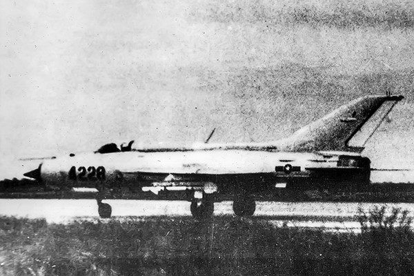 Máy bay Mig 21 xuất kích bắn phá B52
