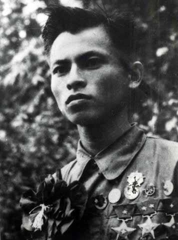 anh-hung-phung-van-khau